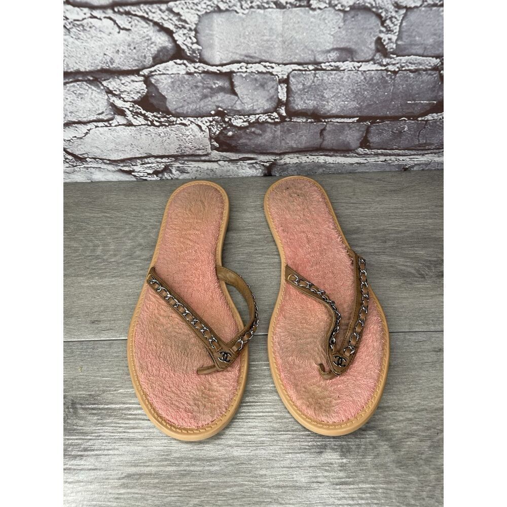 CHANEL Lambskin CC Chain Pink Leather Designer Thong Sandals Women’s Sz 40EU/9.5 - Picture 8 of 16